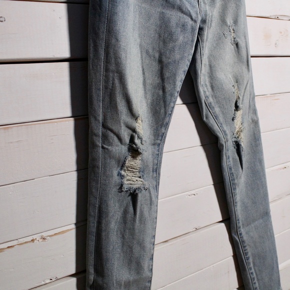 BDG UO Twig High Rise Skinny Destroyed Jean NWOT - Picture 8 of 9